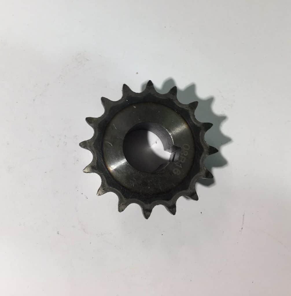 Destemmer driven sprocket. 27 teeth, 1/2" pitch, 25mm bore, 8mm keyway Corresponds to genuine part number 944036207