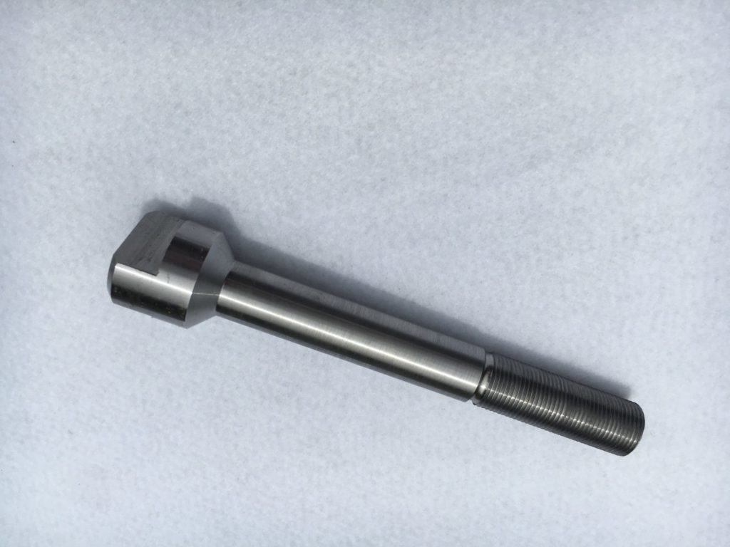 Front push rod bolt, G386118