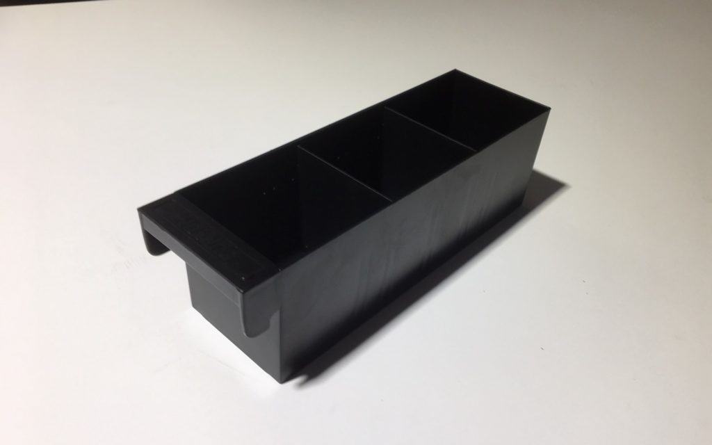 Parts tray with dividers, APB2