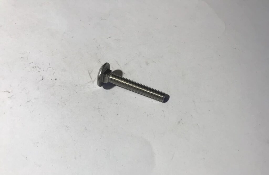 Rear shaker bolt, B051333